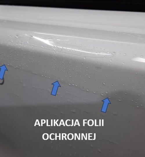 Aplikacja folii ochronnej PPF na próg bagażnika w Auto Detailing BIG TOY STUDIO Kraków